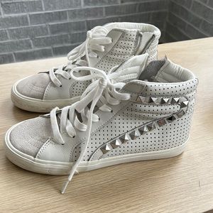 Steve Madden size 7 high top shoes